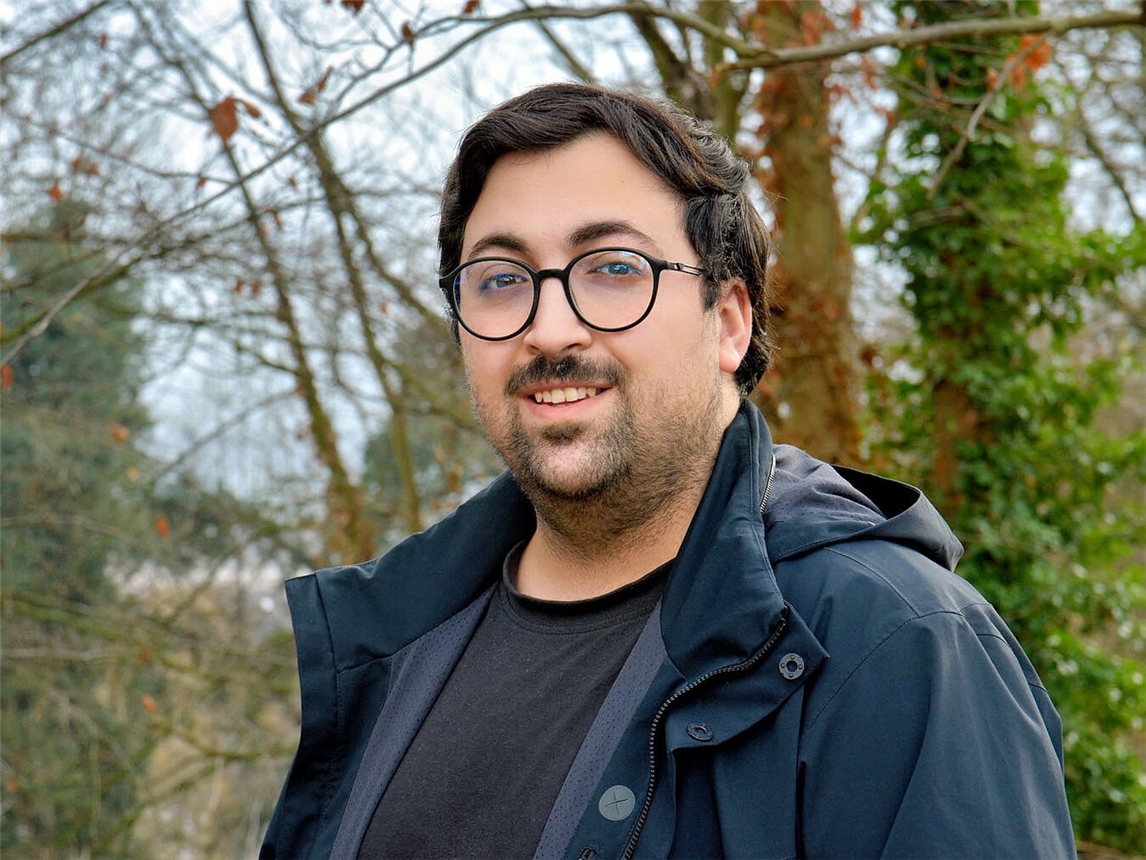 Kenan Araca ist vor allem am Thema Bildung interessiert. NN-Foto: Rüdiger Dehnen