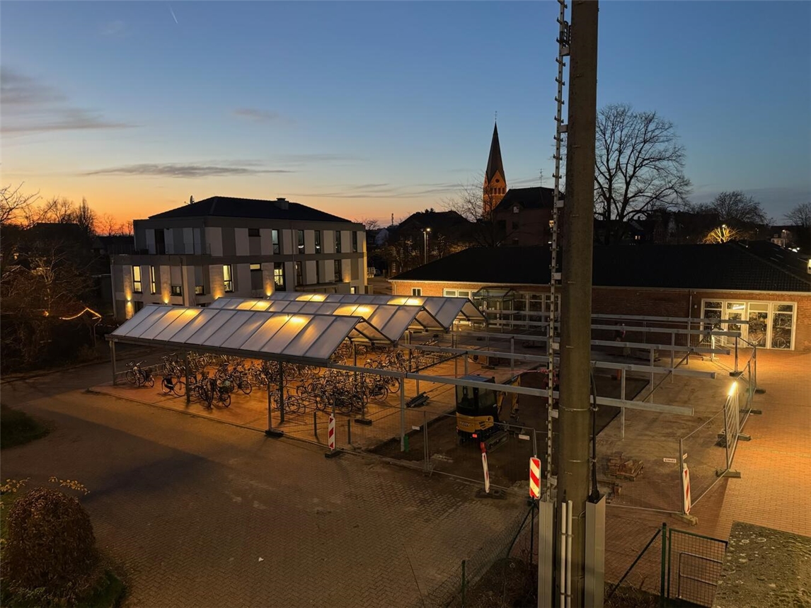Kevelaer setzt auf klimafreundliche Mobilität: Am Bahnhof entstehen 210 neue Fahrradstellplätze plus 20 abschließbare Radboxen an zwei Standorten. Foto: Wallfahrtsstadt Kevelaer