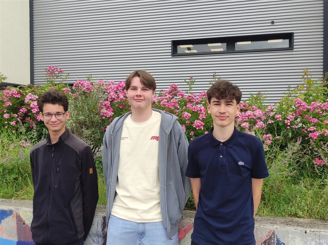 "Kim Lawtoo, Hendrik Zimmermann und Elias Holtkamp freuen sich auf Auslandssemester, Willibrord-Gymnasium Emmerich"