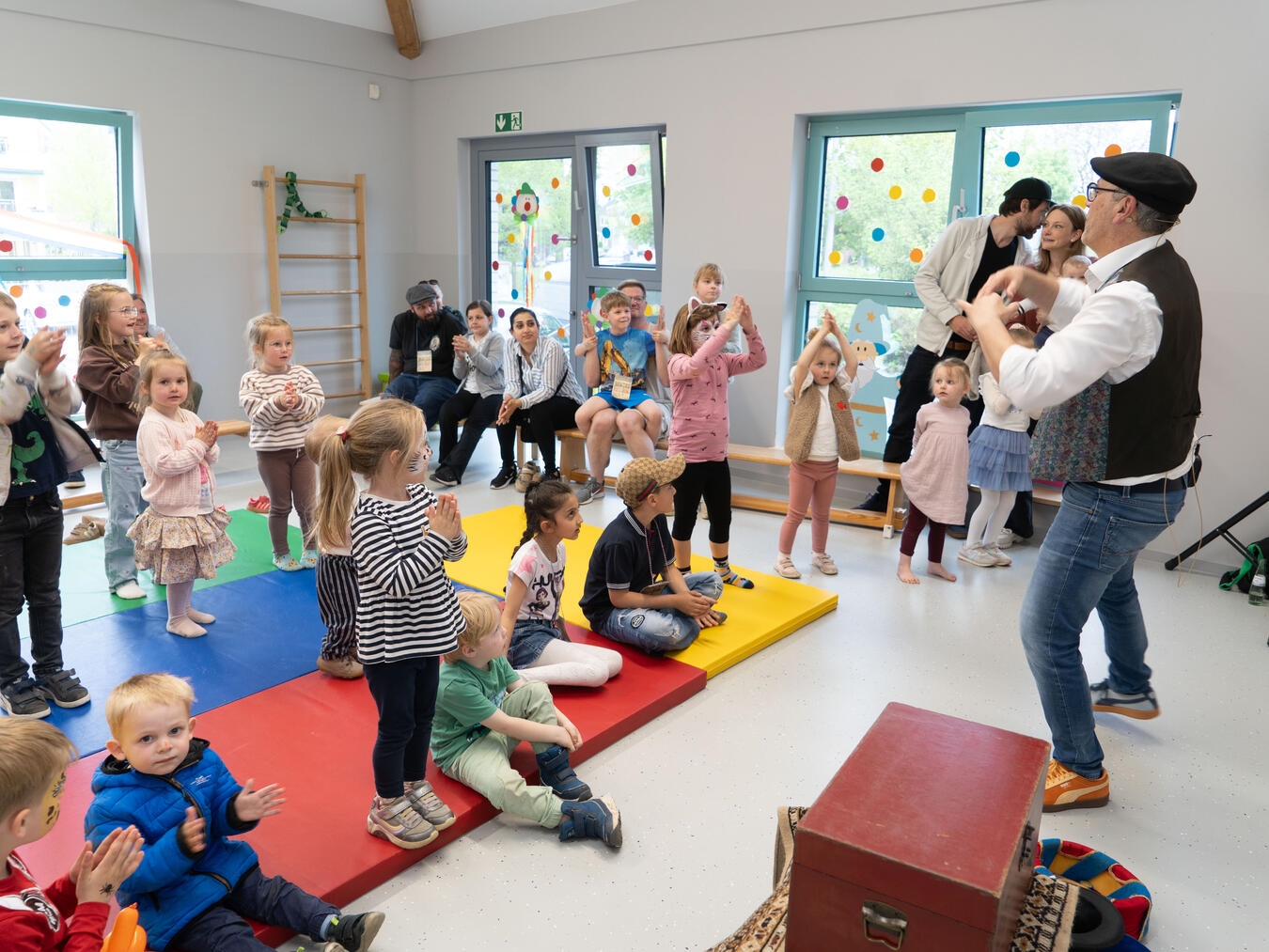 "Rainer Niersmann singt Kinderlieder, unterhaltsames Event, Musik für Kinder"
