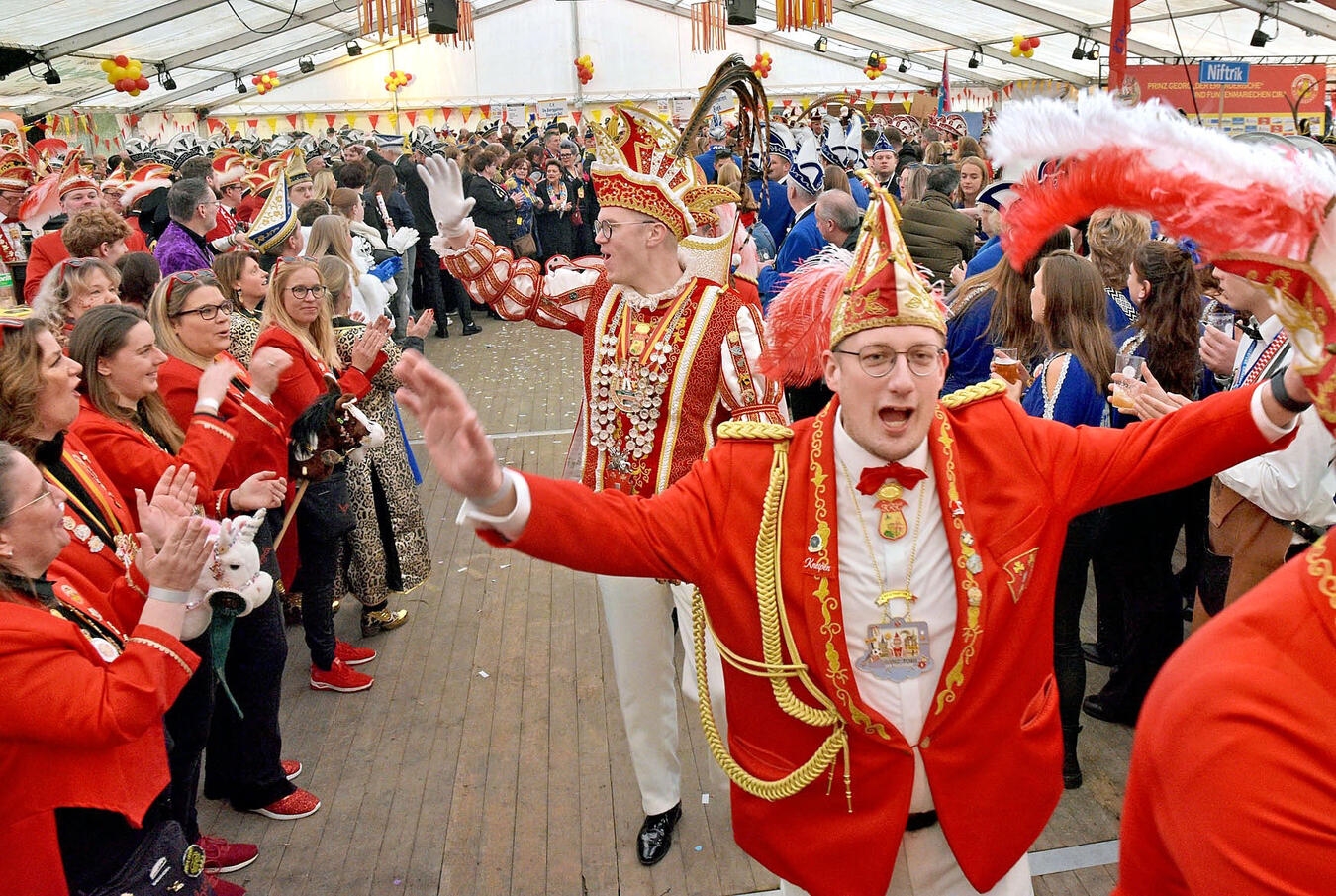 Kranenburg, Prinzenfruehschoppen mit Verleihung des Kranichordens