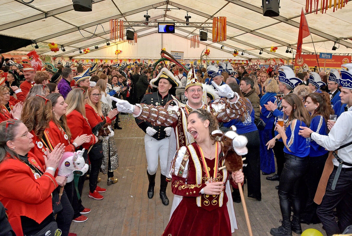 Kranenburg, Prinzenfruehschoppen mit Verleihung des Kranichordens