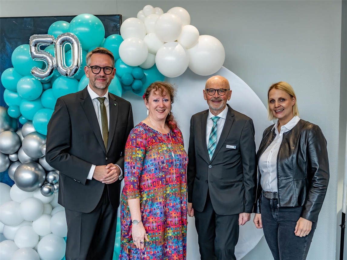Kreis Wesels Landrat Ingo Brohl, Andrea Milz,Staatssekretärin für Sport und Ehrenamt, der Präsident des Landessportbundes, Stefan Klett und die Landtagsabgeordnete Charlotte Quik (v.l.) waren bei den Feierlichkeiten unter anderem dabei. Foto: KSB Wesel