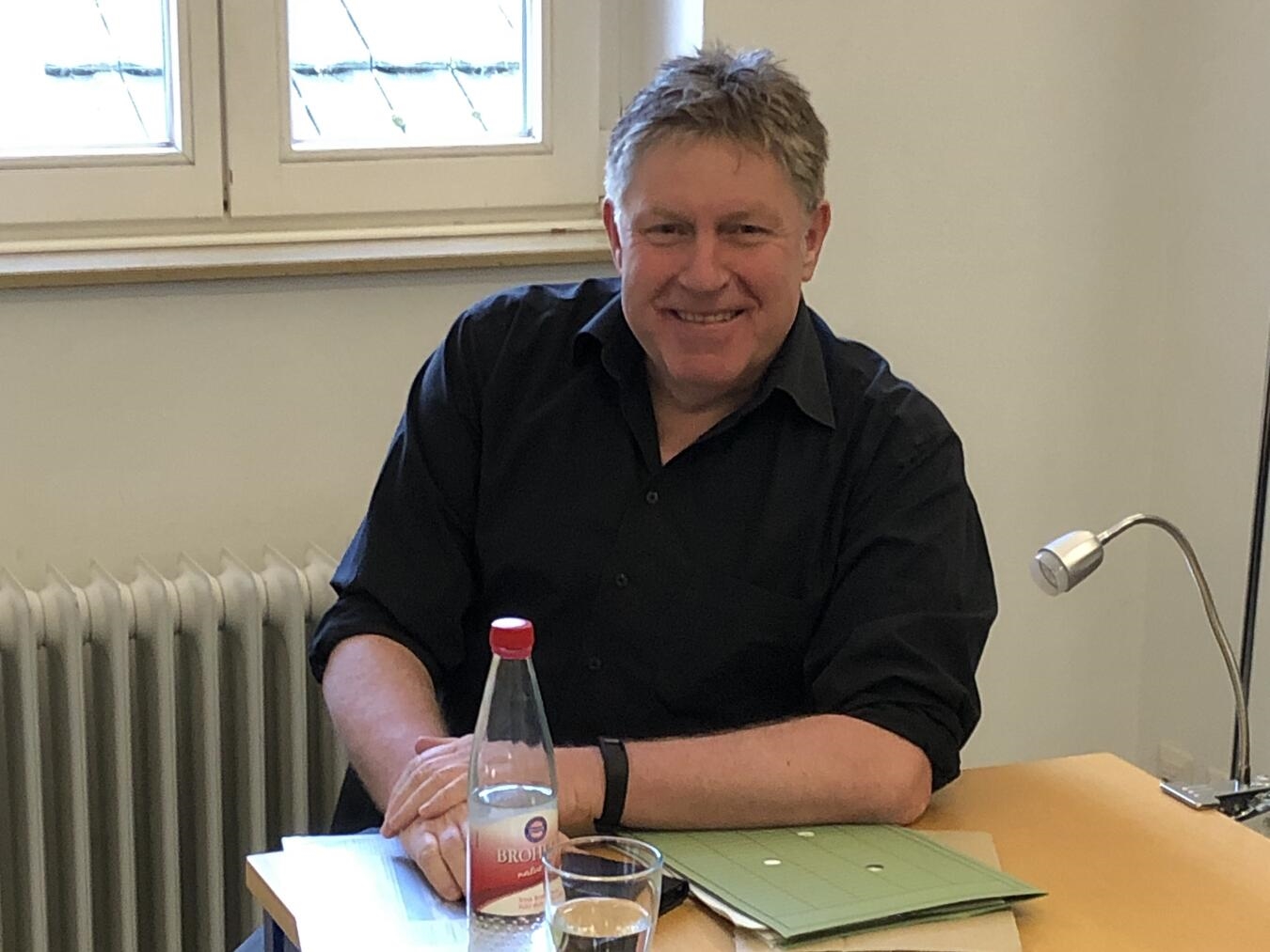 Klaus Stickelbroeck Lesung in Rees mit "blutrotem Teppich", Krimiautor Veranstaltung.