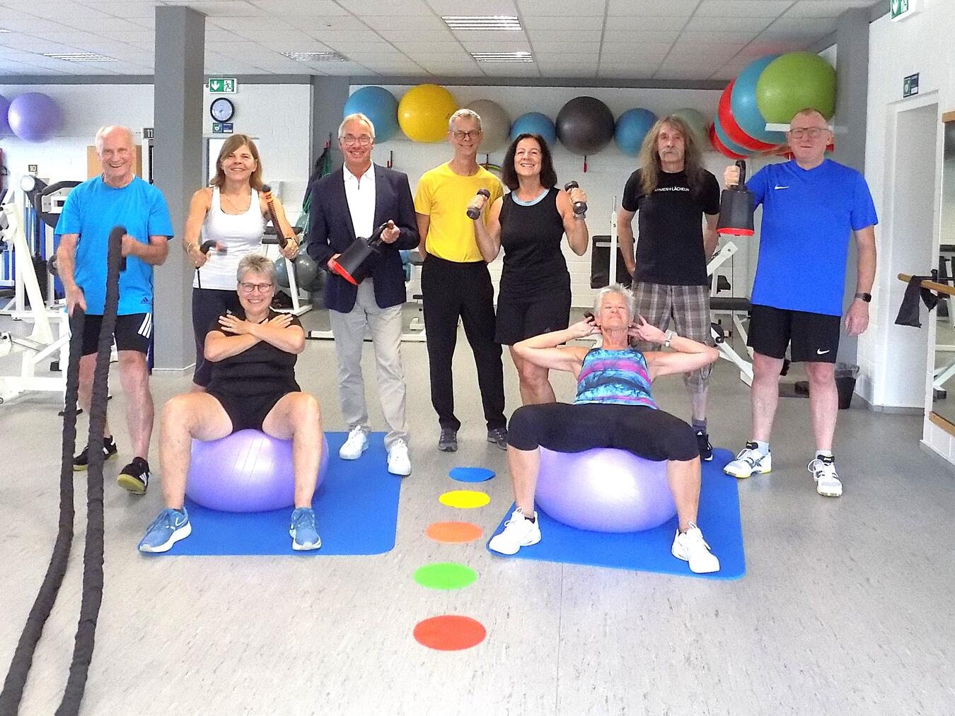 Übergabe von neuen Sportgeräten für den Schulsport, Foto: privat