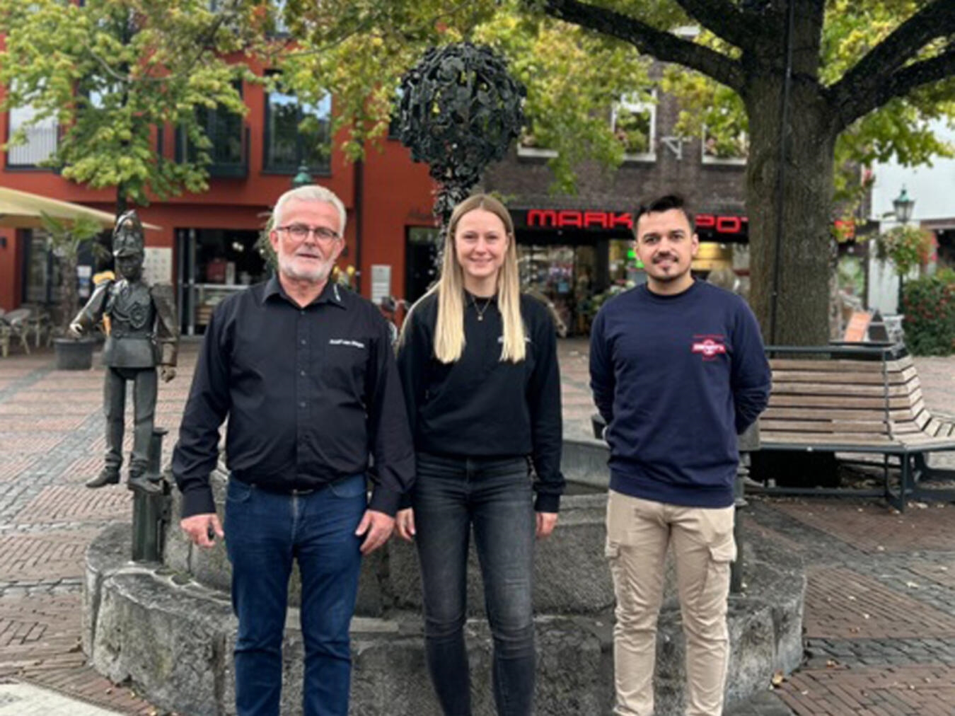Laden zur Mobilitäts-Schau ein: (v.l.) Josef van Megen (Ford Janßen), Lina Thissen (KFZ-Betrieb Georg Thissen) und Alexander Strud (Auto und Anhänger Meyers). Foto: privat