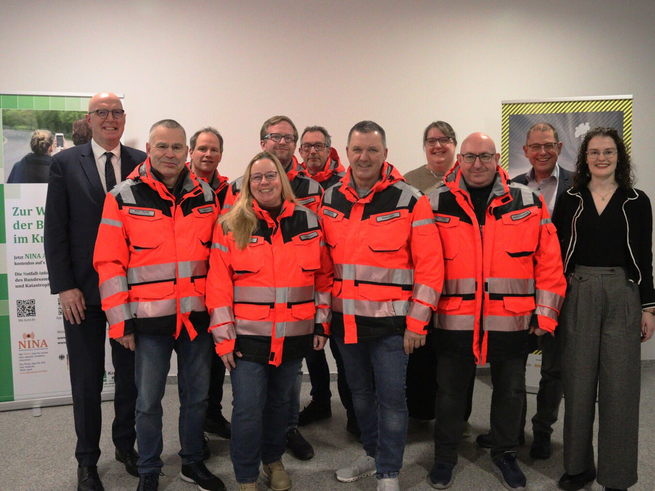 Landrat Christoph Gerwers (l.) und der zuständige Fachbereichsleiter Jürgen Baetzen (2.v.r.) begrüßten das PSU-Team Unterer Niederrhein um Leiter Jürgen Buil (2.v.l.) beim ersten Arbeitstreffen im Kreishaus Kleve. Foto: Kreis Kleve