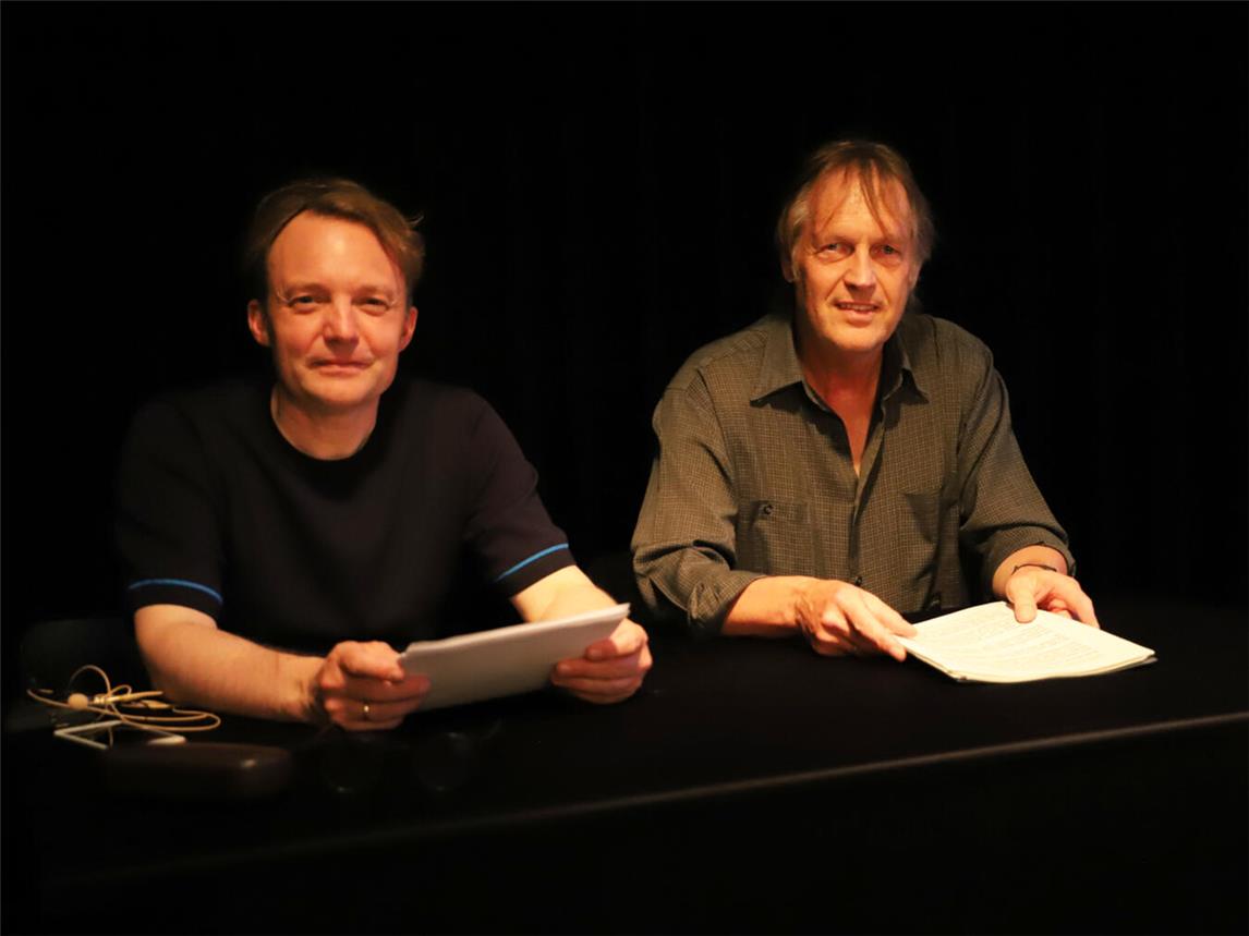 Lesen am 15. Mai im PAN: Schauspieler Carsten Bender (l.) und Literaturprofessor Walter Gödden. Foto: Dirk Bogdanski