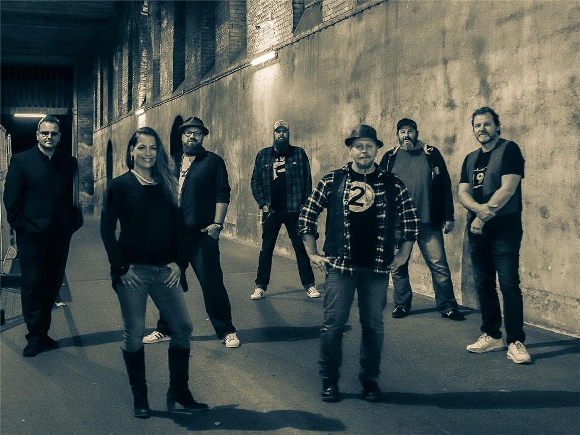 „Luke Vito“ aus Moers covert Songs im ganz eigenen Stil. Foto: privat