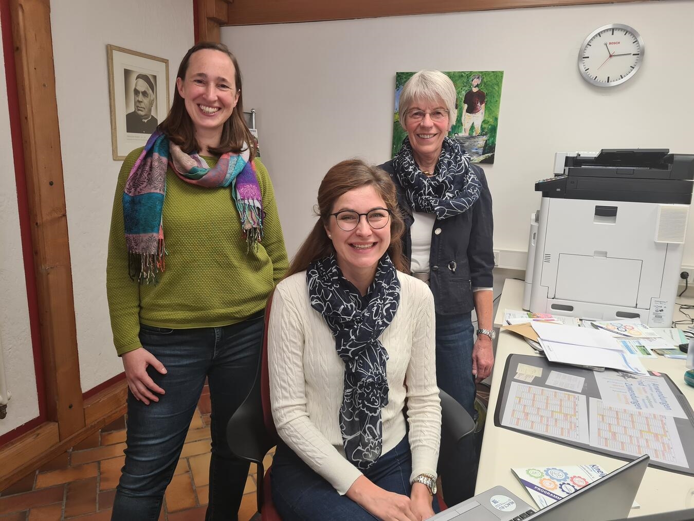 Machen sich stark für das Ehrenamt: Regina Matzke (Freiwilligen-Zentrum Gelderland), Ana Fandofan und Liss Steeger vom Kneipp-Verein Gelderland (von links).Foto: Caritasverband Geldern-Kevelaer