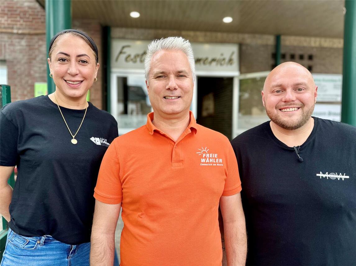 Maciej Mateusz Klawczynski (r.) organisiert die Podiumsdiskussion zur Kommunalwahl am 30. August in Emmerich. Foto: privat