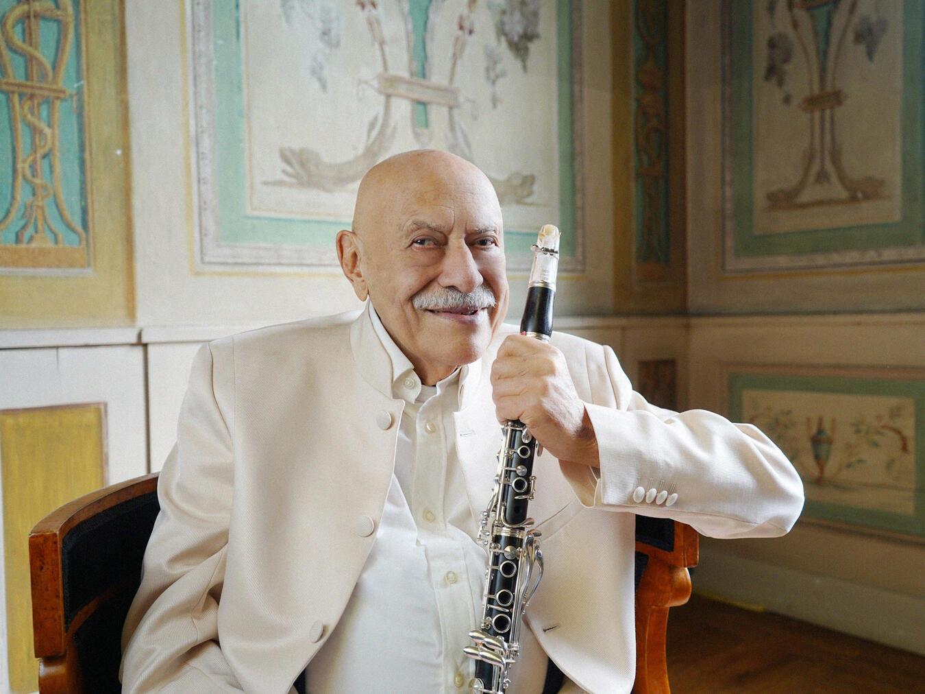 Maestro Giora Feidman engagiert sich für eine Welt ohne Waffen und Grenzen. Foto: Mehran Montazer