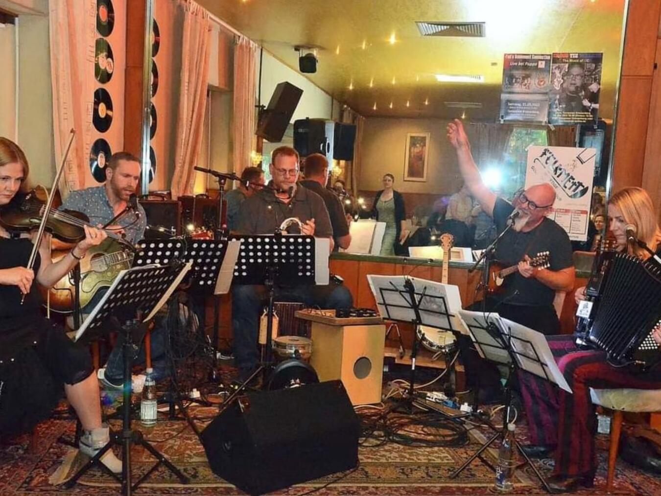 Mal heiter und beschwingt, mal frech und frivol spielen „SpelUnkeley“. Foto: privat