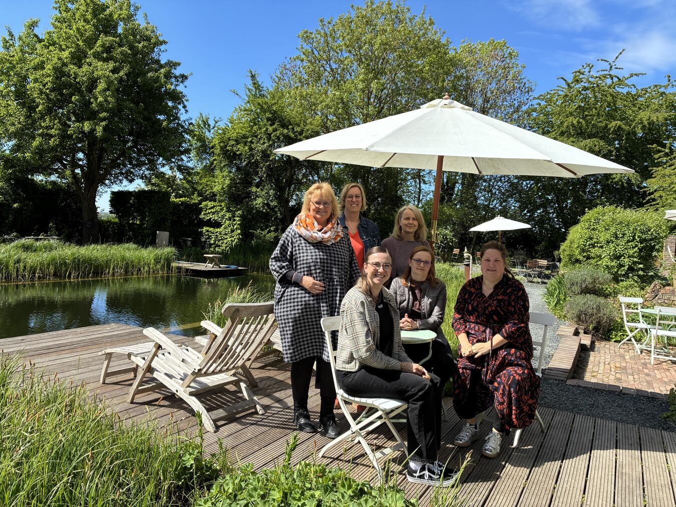Gruppenfoto in Kranenburg mit Dr. Manon Loock-Braun, Silke Dückerhoff, Kristin Voetmann, Martina Gellert, Anastasia Kuhfeld, Anne Peimann.