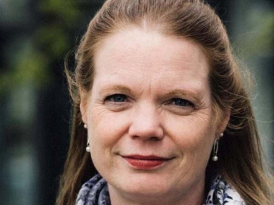 "Manuela Pertz Ausstellung in Emmerich, Kunstwerke Präsentation, lokale Künstlerin"