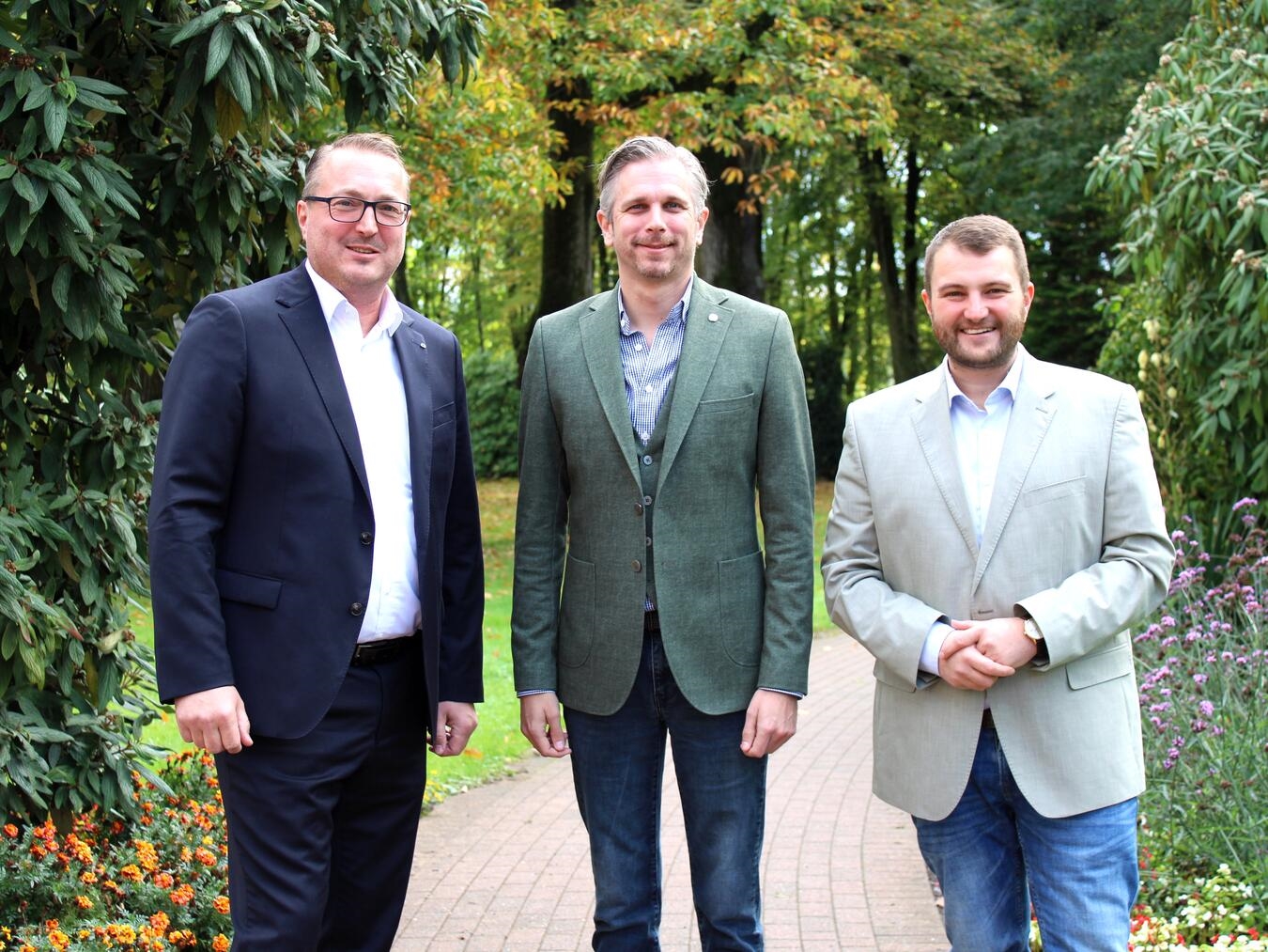 Marco Plum, Sascha van Beek und Frederik Paul (v.l.) bei ihrem Treffen. Foto: Sankt Josef-Hospital GmbH