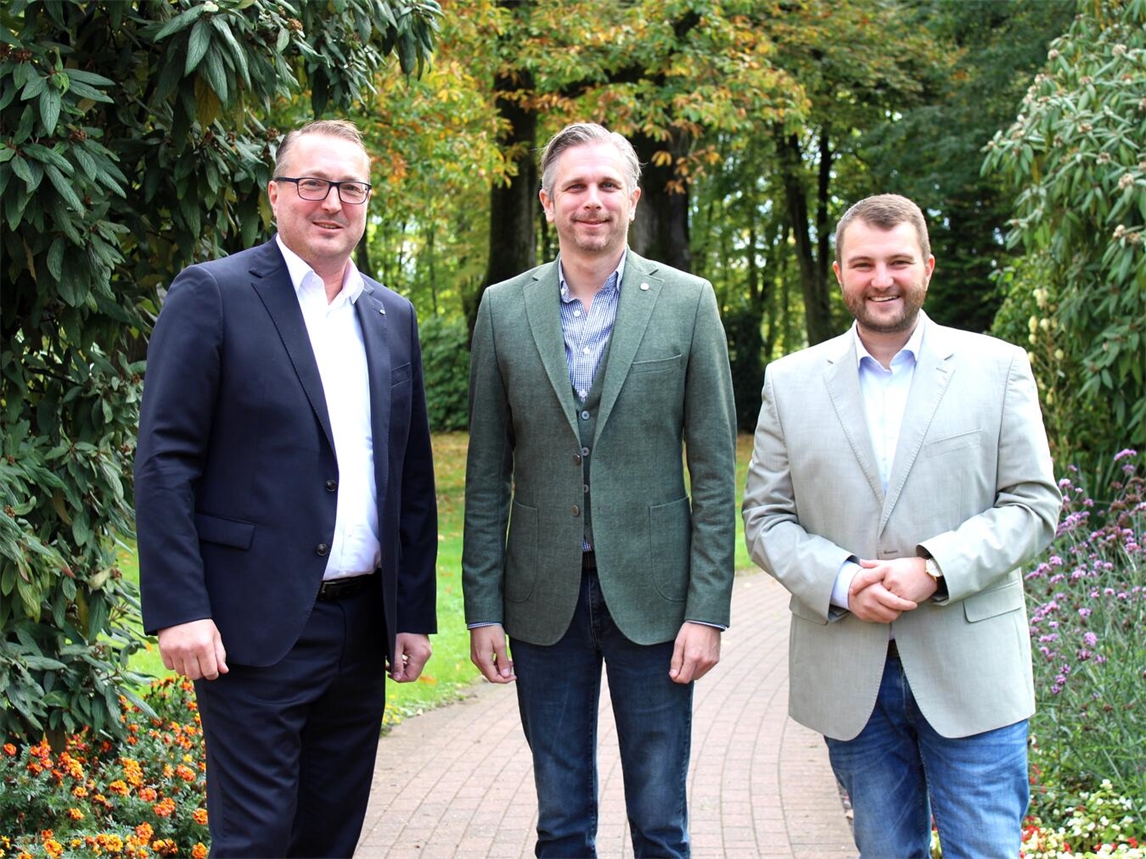 Marco Plum, Sascha van Beek und Frederik Paul (v.l.) bei ihrem Treffen. Foto: Sankt Josef-Hospital GmbH