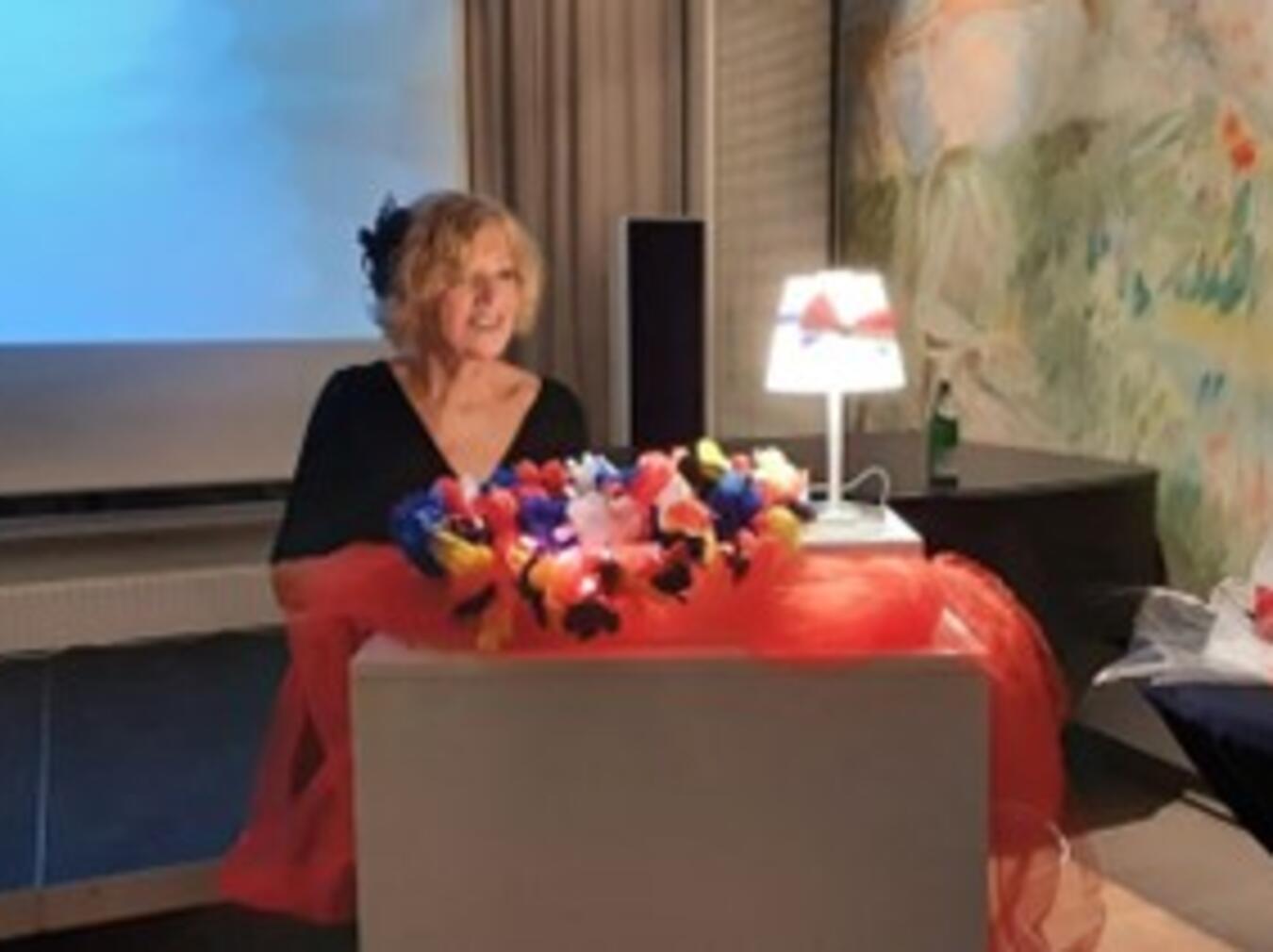 Marie-Schristine Schwitzgöbe lädt am 9. Dezember zum französischen Abend ein. Foto: VHS Gelderland