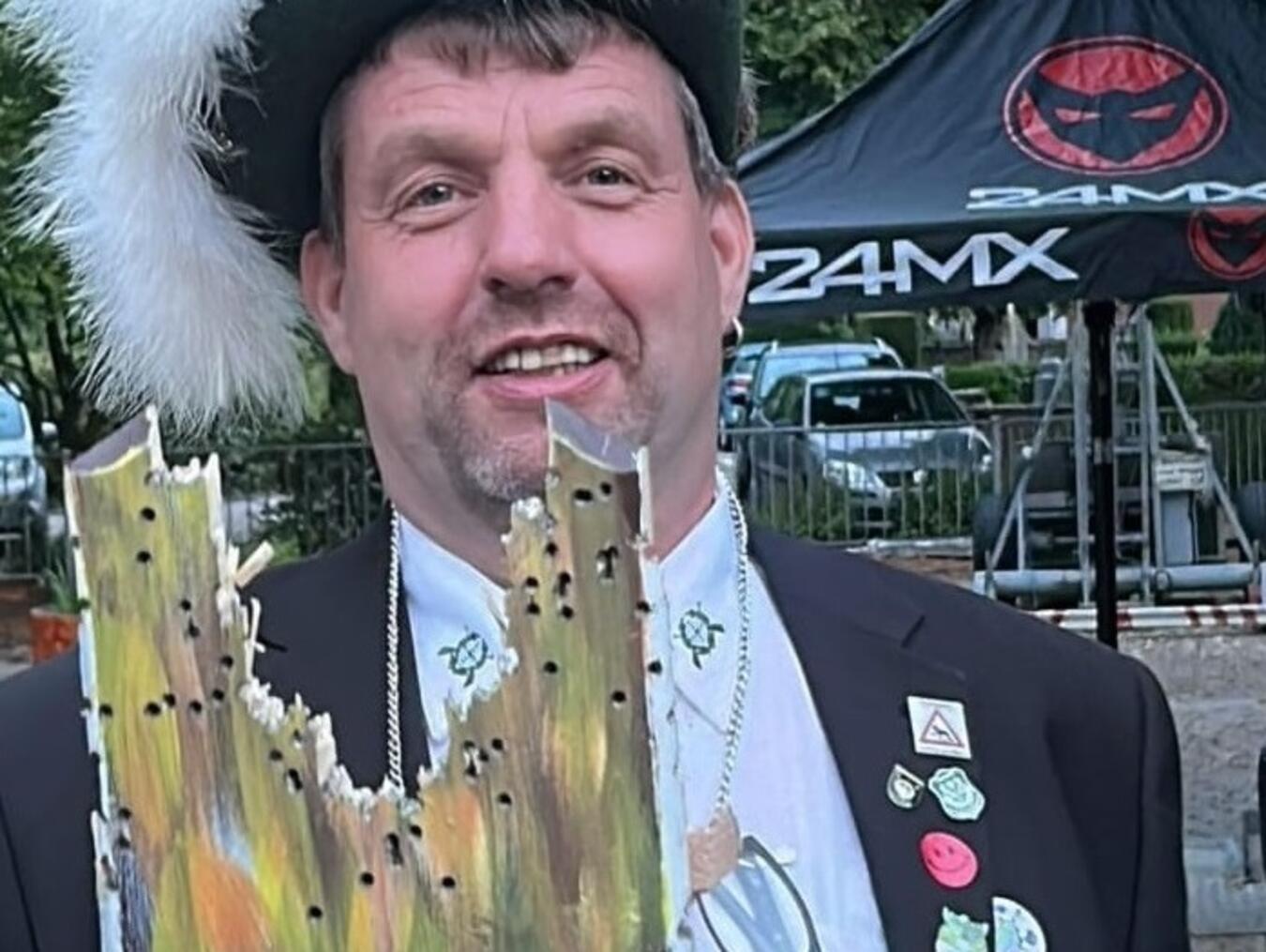 Markus Henkel ist neuer Schützenkönig in Asperden Markus Henkel setzte sich in einem packenden Finale durch. Foto: privat