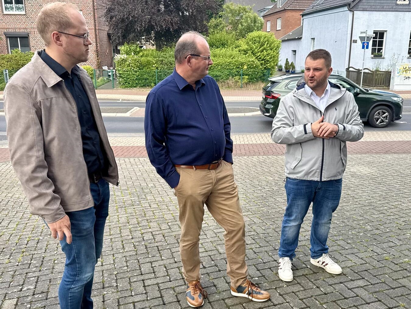 Markus Krebber (CDU Sonsbeck), Dirk Görtzen (CDU Xanten) und Frederik Paul (CDU Alpen; v.l.) wollen mit Geschwindigkeitsmessungen den Verkehr sicherer machen. NN-Foto: SP