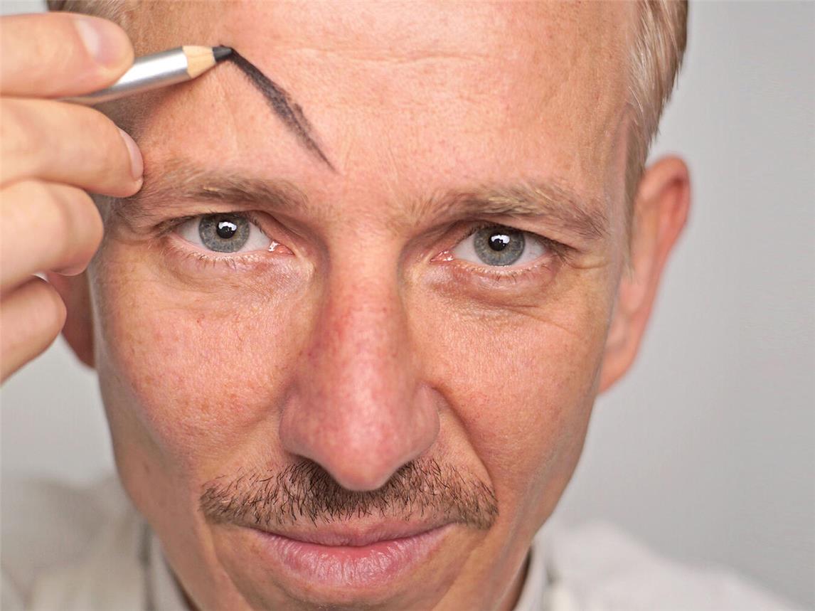 Markus Penne spielt Hendrik Höfgens, der für seinen schauspielerischen Erfolg bereit ist, einen Pakt mit dem Teufel einzugehen. Foto: Hans Theo Kalenberg