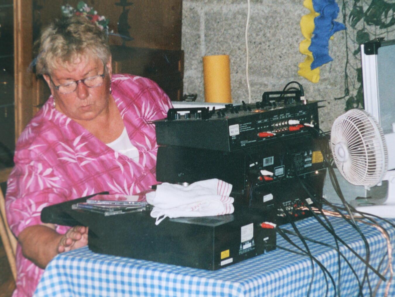 Marlies Giesen, Gastgeberin über Jahre, im Jahr 1980 als DJ. Foto: privat