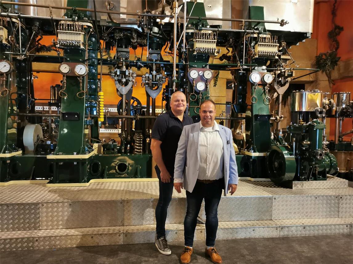 Marten Foppen (Geschäftsführer Wunderland Kalkar und Messe Kalkar) und Leon Westerhof (Projektmanager STL und Messe Kalkar) freuen sich bereits auf die diesjährige Ausgabe der Shipping Technics Logistics. Foto: Messe Kalkar