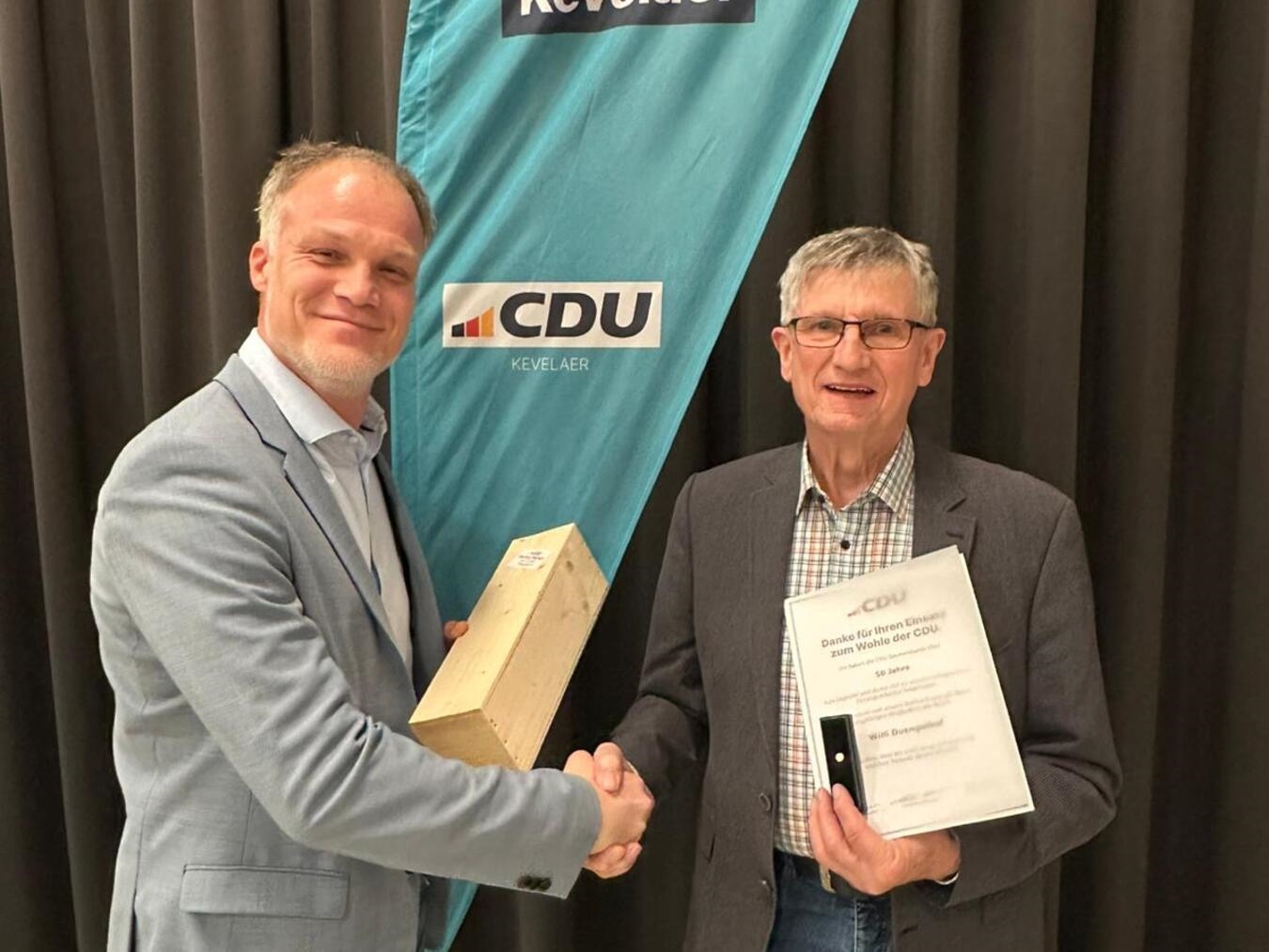 Martin Schmidt (l.) mit Willi Düngelhoff. Foto: privat