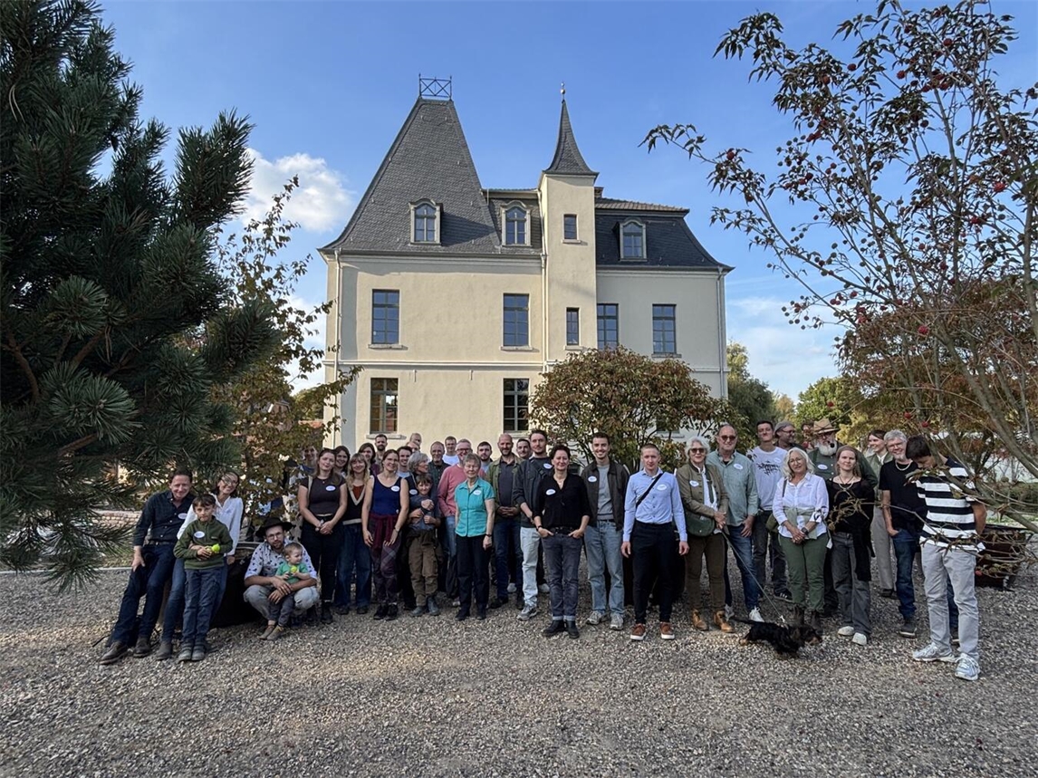 Alumni-Treffen der Excellent Young Gardeners auf Haus Caen, Straelen, mit Stipendiaten und Experten; Foto von Marion Nickig.