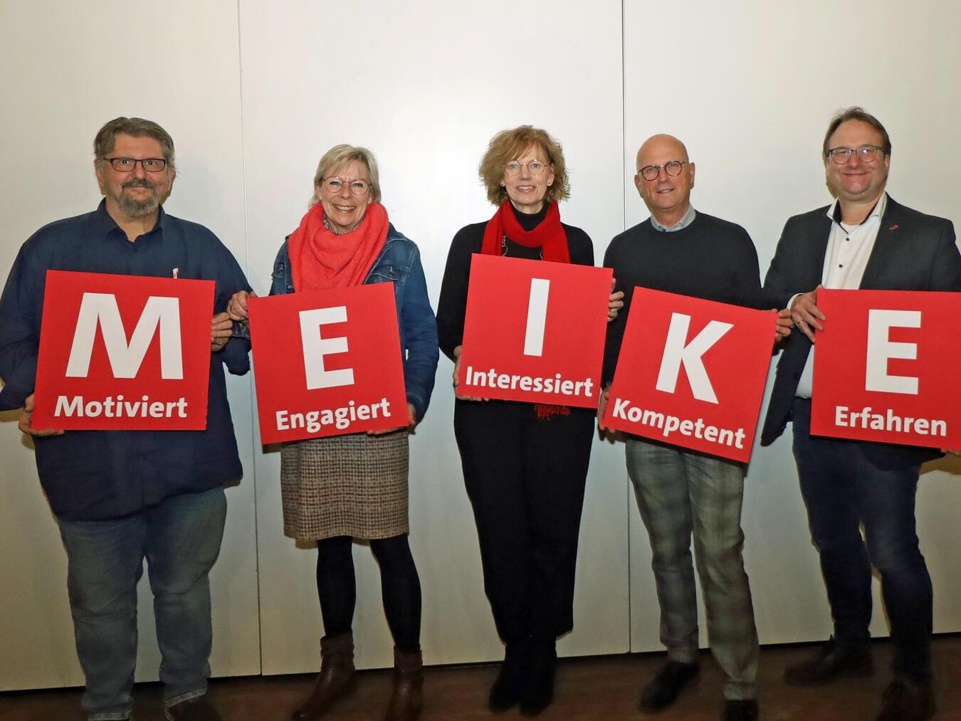 Mehr als 96 Prozent Zustimmung für Meike Schnake-Rupp (M.) als Bürgermeister-Kandidatin der SPD in Emmerich. Foto: privat