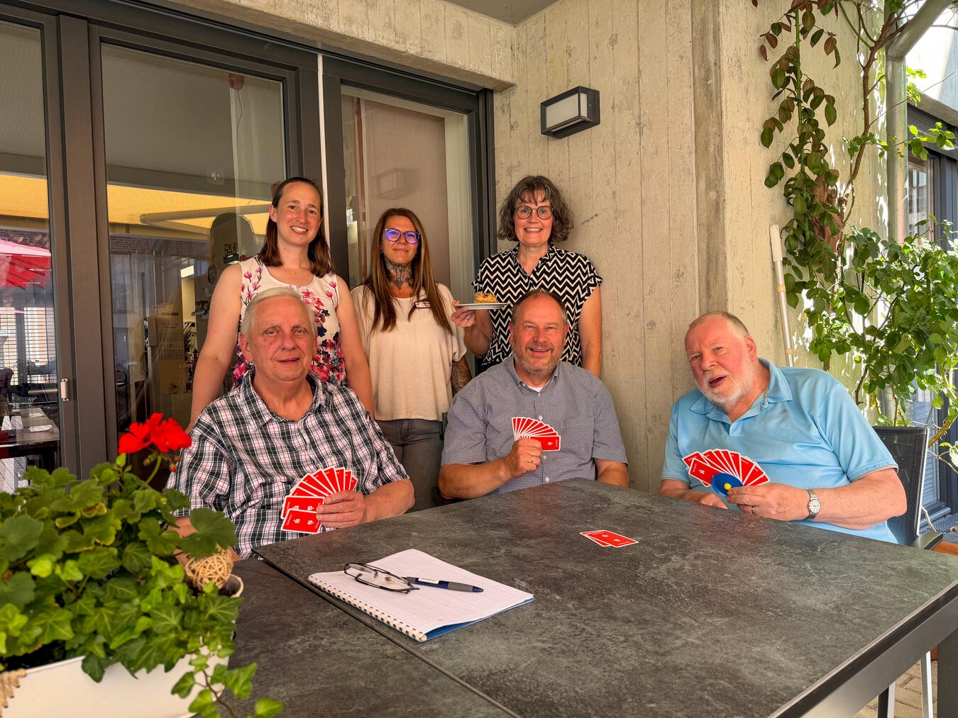 "Skatrunde mit Heinz Noah, Paul Kuballa, Norbert Barczynski und Team vom Sozialen Dienst, Caritasverband Geldern-Kevelaer"
