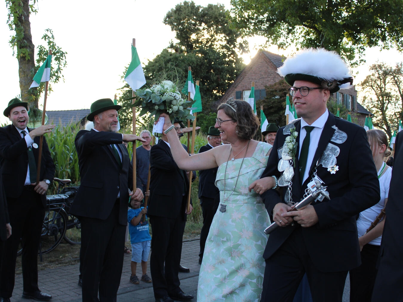 Mehr:Vier Königsaspiranten Mehr feierte König Klaus und seine Anne. Foto: BSV Mehr