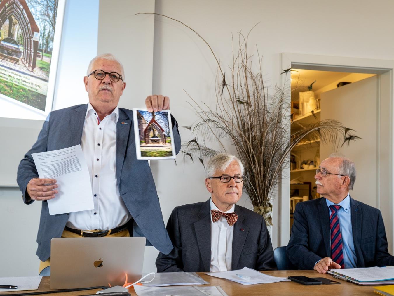 Michael Urban, 2. Vorsitzender und Geschäftsführer, stellte das Graefenthal Heft Nr. 5 vor, das sich ausschließlich mit dem Hochgrab Graf Ottos II. beschäftigt. Foto: privat