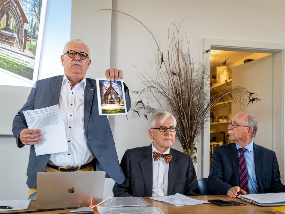 Michael Urban, 2. Vorsitzender und Geschäftsführer, stellte das Graefenthal Heft Nr. 5 vor, das sich ausschließlich mit dem Hochgrab Graf Ottos II. beschäftigt. Foto: privat