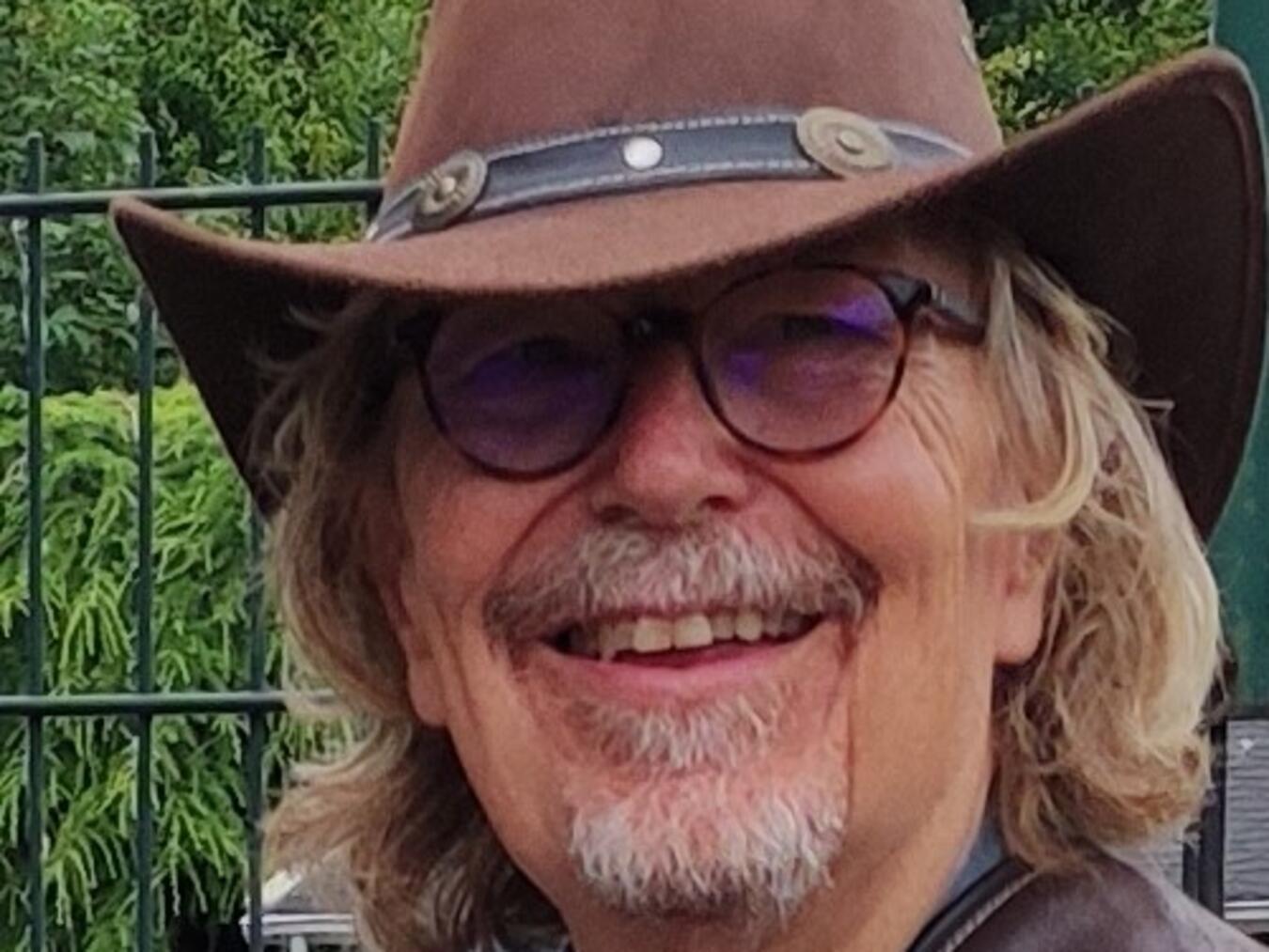 „Mister Bluebird“ singt Lieder zur Advents- und Weihnachtszeit. Foto: Mister Bluebird