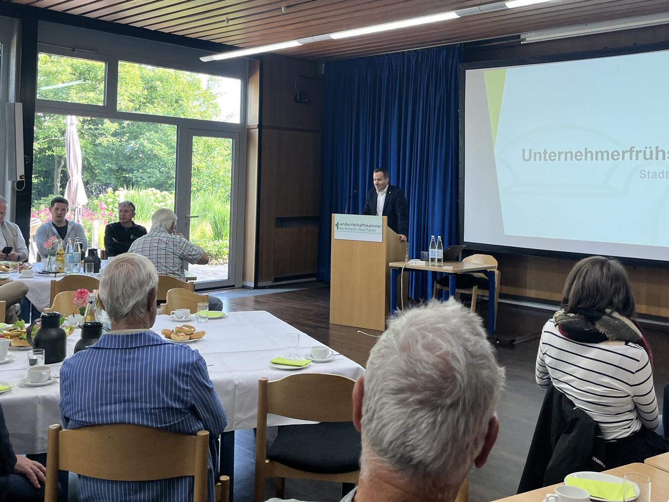 Mit dem Unternehmerfrühstück der Stadt Straelen soll der Dialog zwischen Stadt und Wirtschaft weiter gestärkt werden. Foto: Stadt Straelen