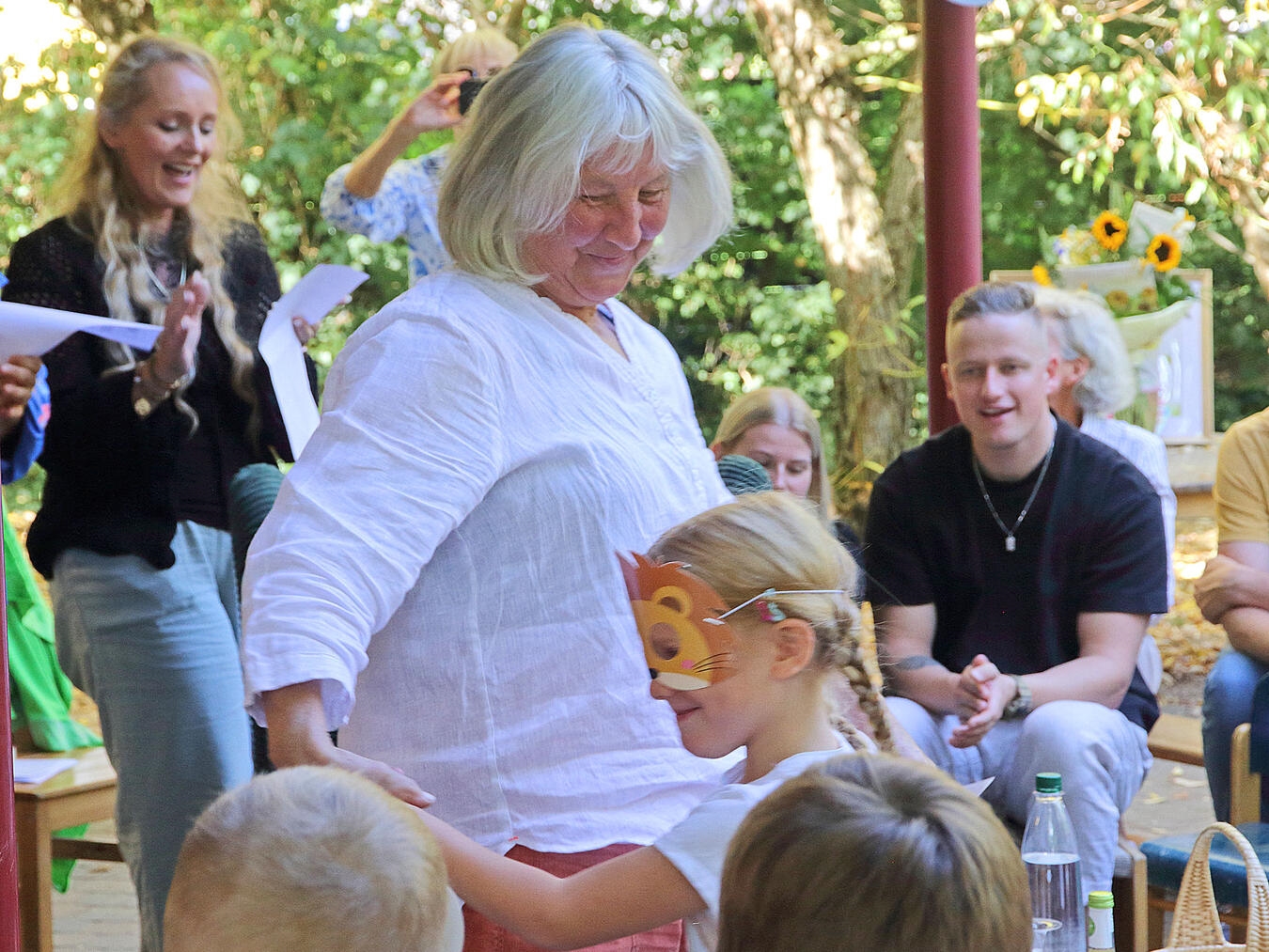 Mit den Kita-Kindern wurde noch einmal getanzt. NN-Fotos: Theo Leie