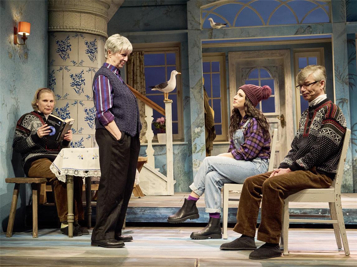 Mit der Inselkomödie „Landunter“ gastiert das Ohnsorg Theater in Emmerich. Foto: Oliver Fantitsch