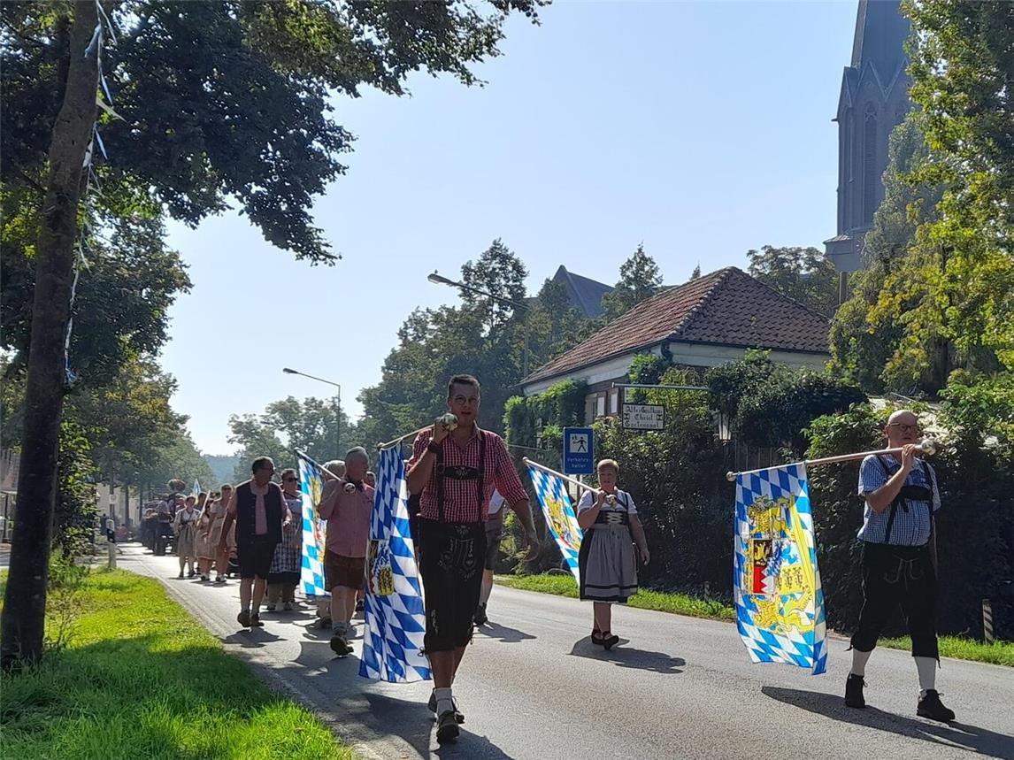Mit einem Umzug und einer Oldtimer-Rundfahrt startet am Sonntag das Dorffest in Hüthum. Foto: privat