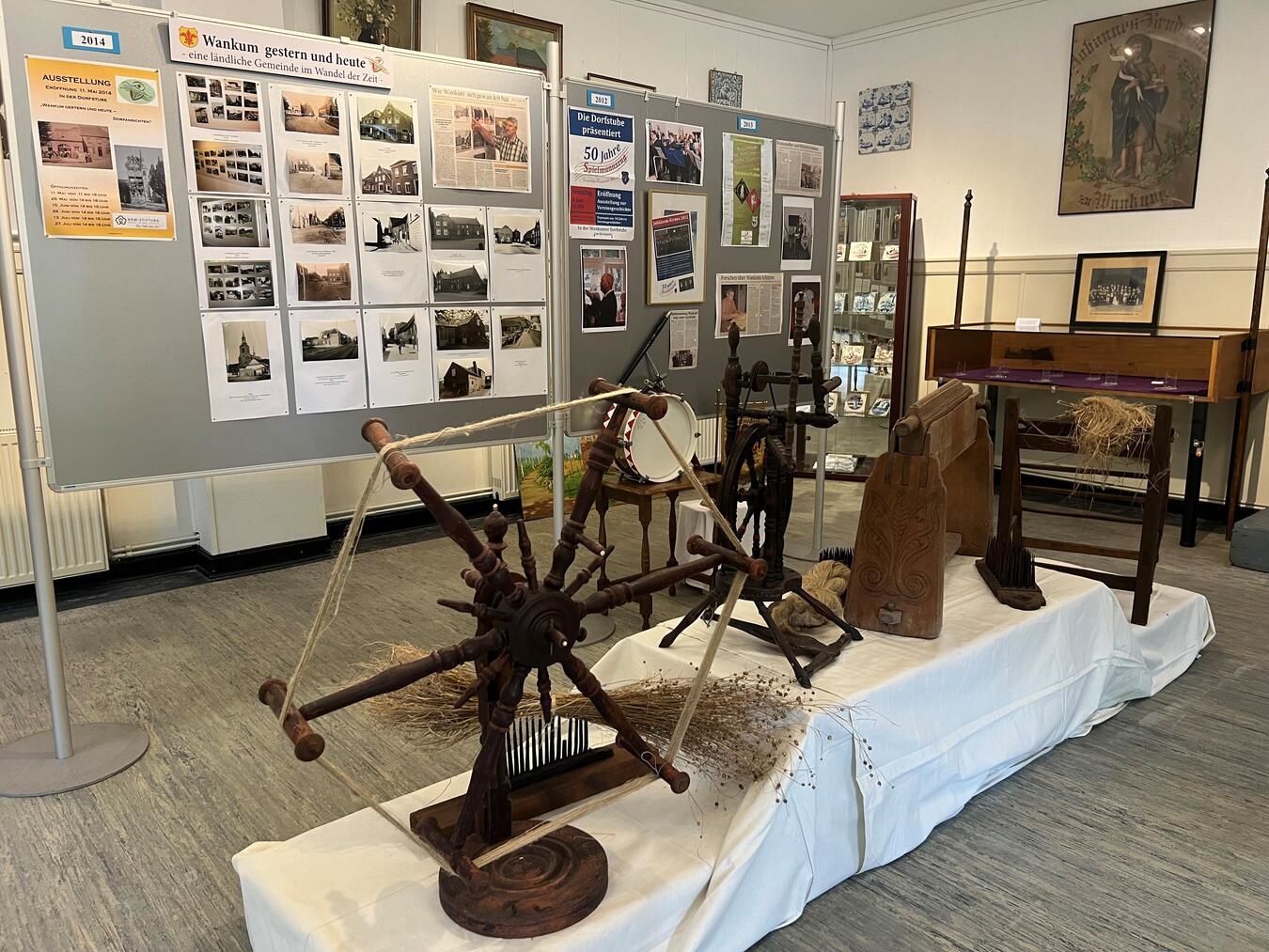 Mit einer Ausstellung in der Dorfstube präsentiert der Geschichtskreis Wankum derzeit seine bisherigen Aktivitäten rund um die Wankumer Geschichte. Die Ausstellung kann am kommenden Sonntag besichtigt werden.