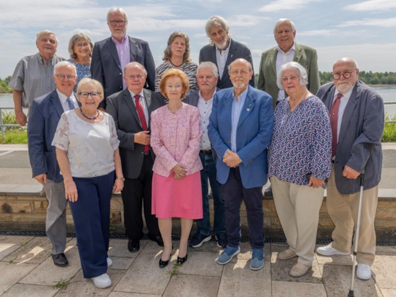 SeniorenUnion Niederrhein
zeigt Geschlossenheit Mit frischem Elan und personeller Kontinuität startet die SeniorenUnion Niederrhein jetzt in die nächste Etappe ihrer Arbeit. Foto SeniorenUnion