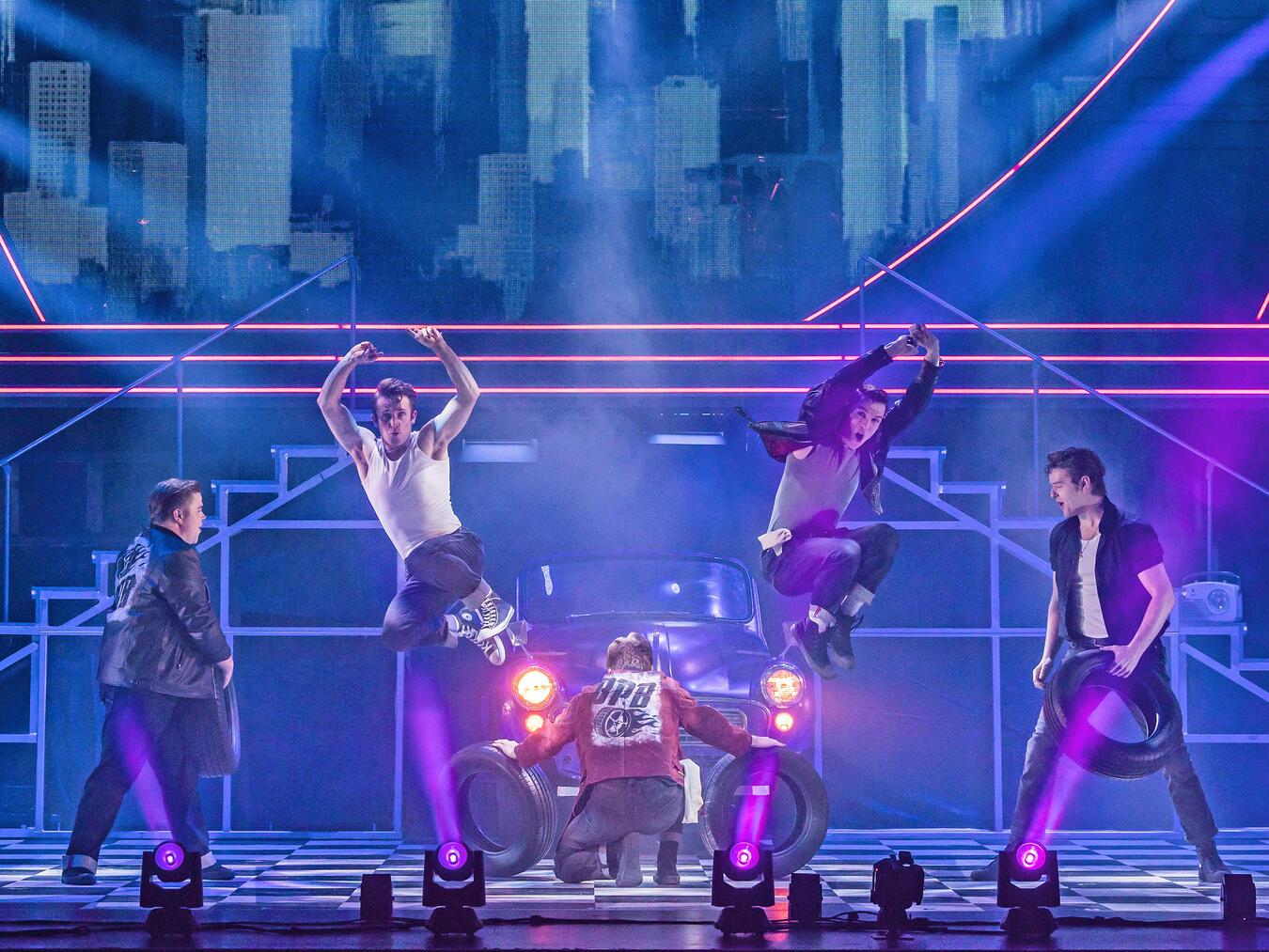 Mit frischer Pomade im Haar wird ab dem 25. März die Bühne im Metronom Theater erobert. Fotos: Jochen Quast
