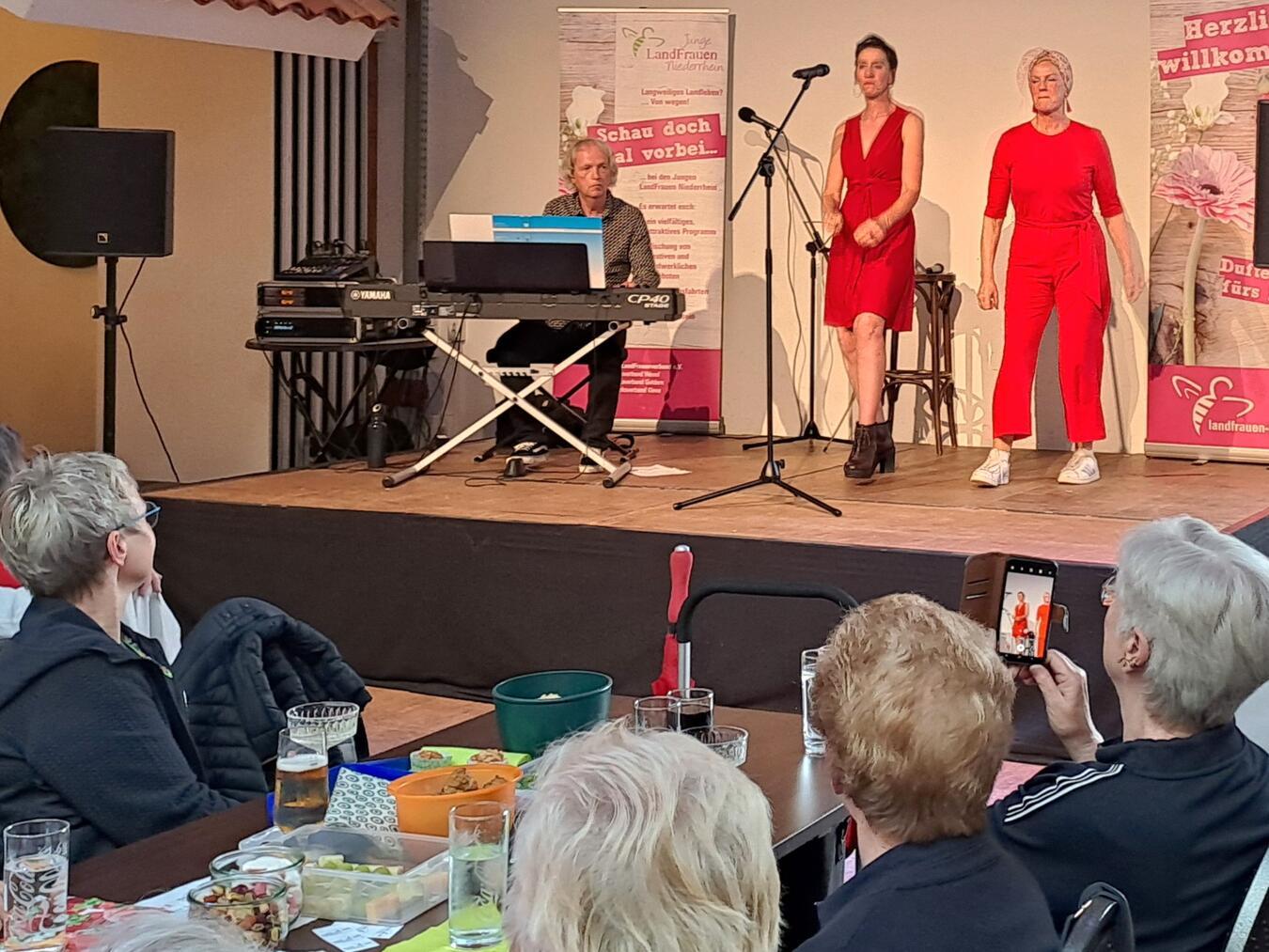 Mit ihrem Programm trafen die „Zwei Schönen vom See“ genau den Geschmack des Publikums.