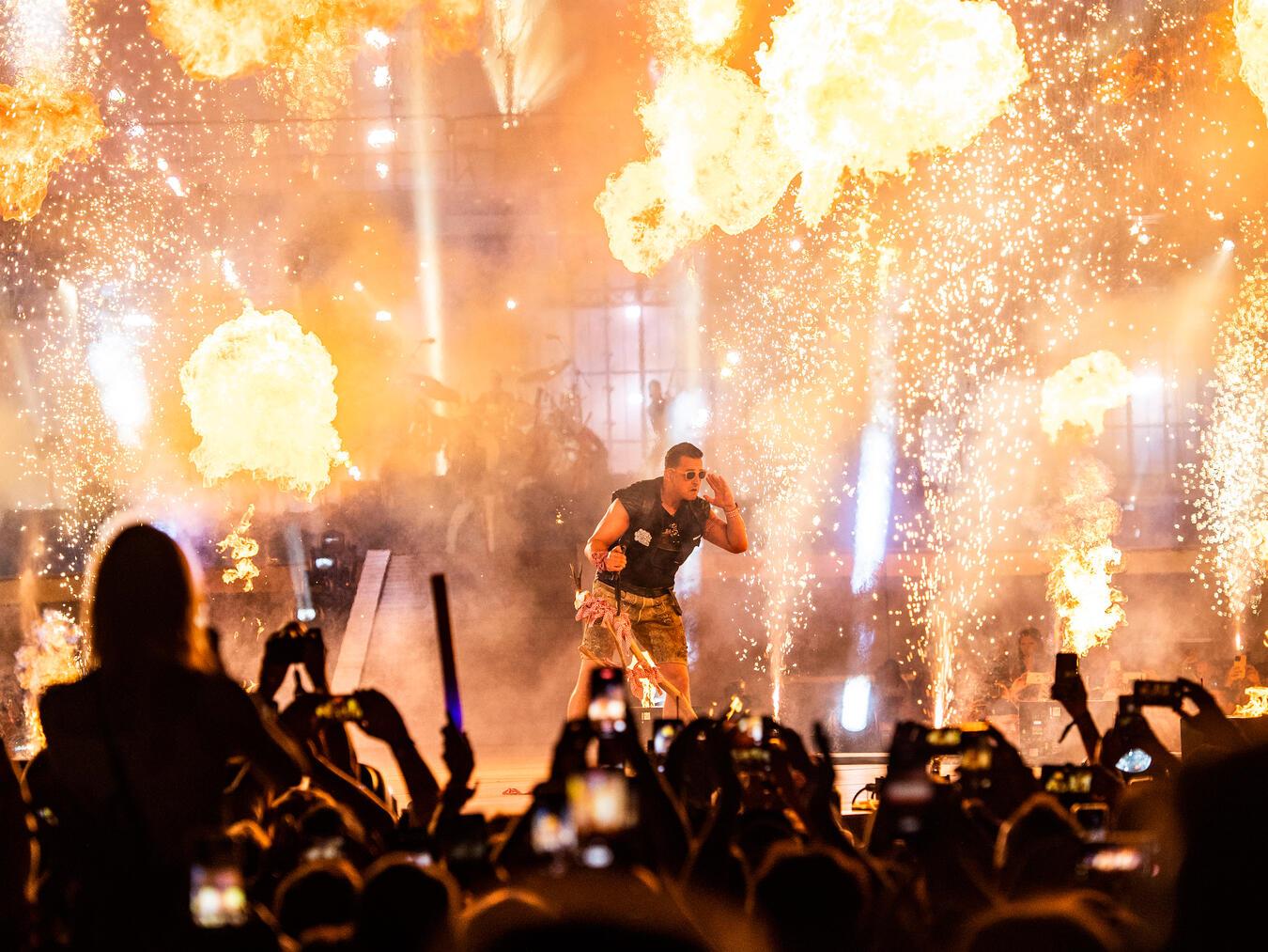 Mit im Gepäck hat der sympathische Musiker aus der Steiermark seine Wiesn-Hits „Hulapalu“ und „I sing a Liad für di“. Foto: Malte Christians/Stall Records