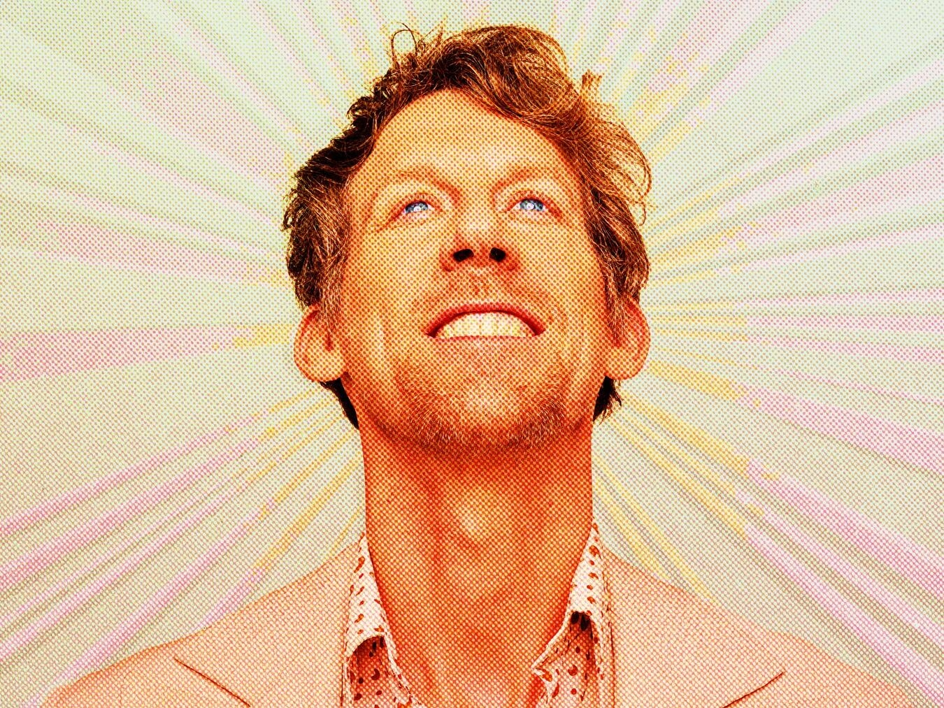 „Rees liegt auf halber Strecke zwischen Berlin und London“ Mit „Import Export“ tritt Christian Schulte-Loh am 13. November im Reeser Bürgerhaus auf. Foto: Robert Winter