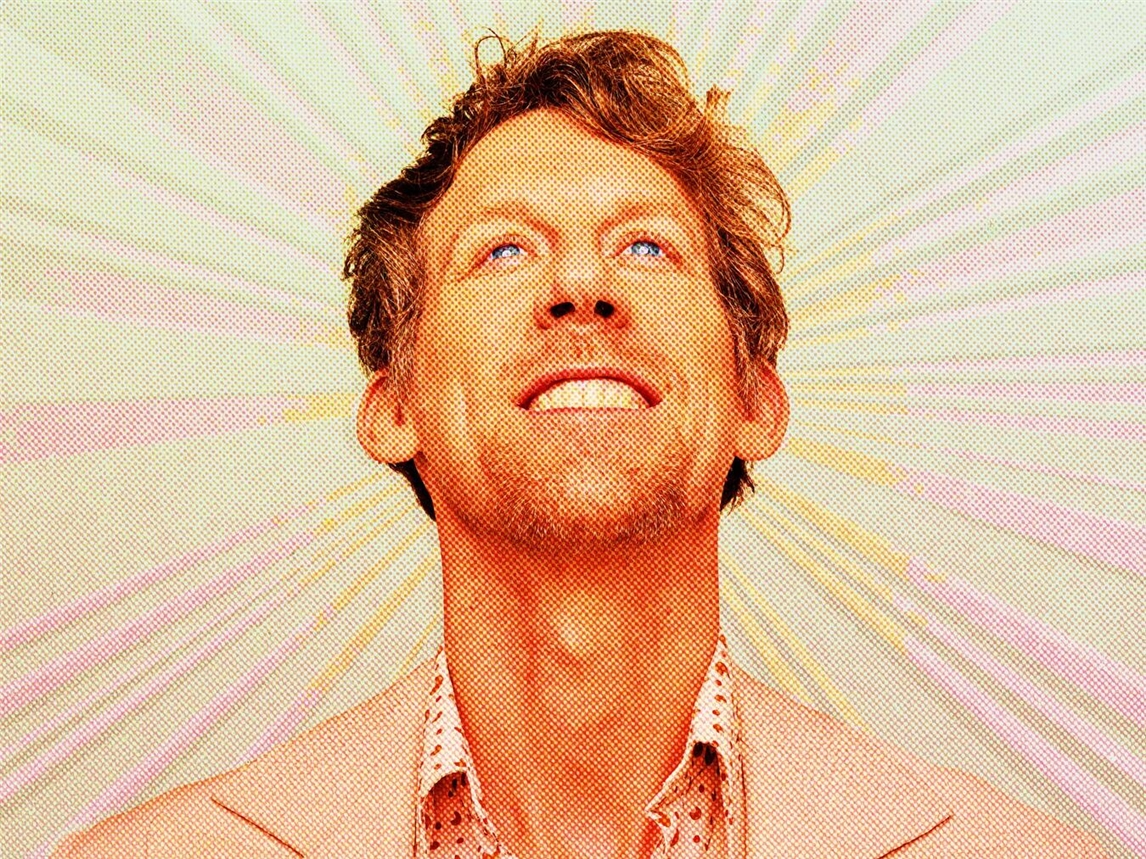 „Rees liegt auf halber Strecke zwischen Berlin und London“ Mit „Import Export“ tritt Christian Schulte-Loh am 13. November im Reeser Bürgerhaus auf. Foto: Robert Winter