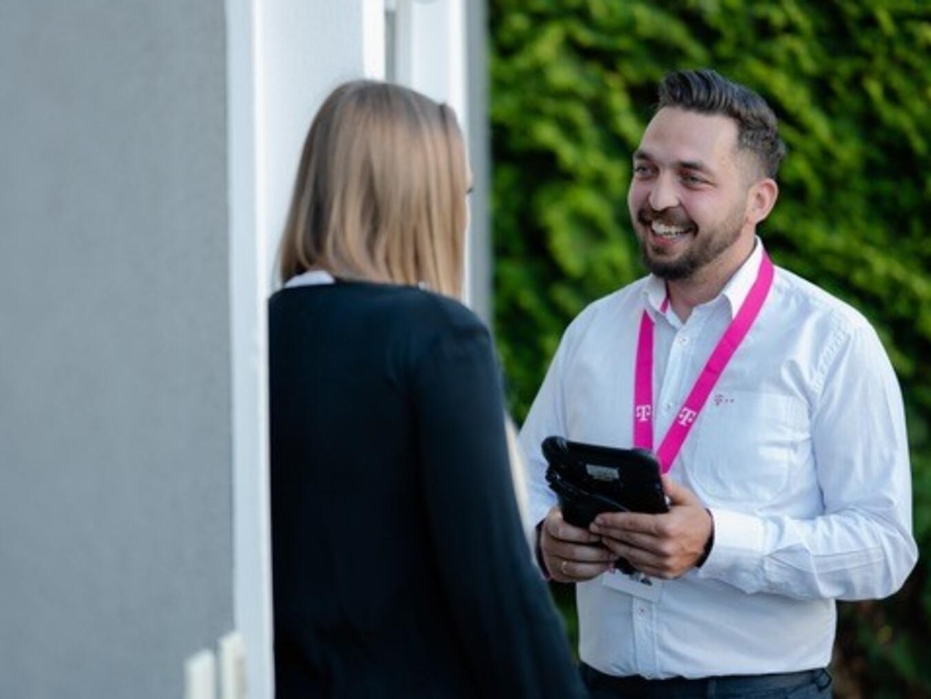 Mitarbeiter der Ranger Marketing & Vertriebs GmbH sind schon bald in Kevelaer unterwegs. Foto: Telekom