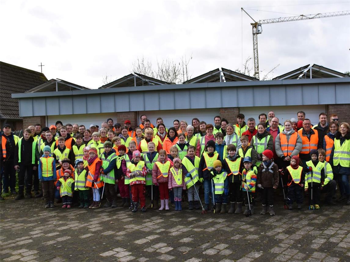 Mitgesammelt hatte auch die St. Hubertus-Schützenbruderschaft Uedemerbruch 1925.Foto: privat