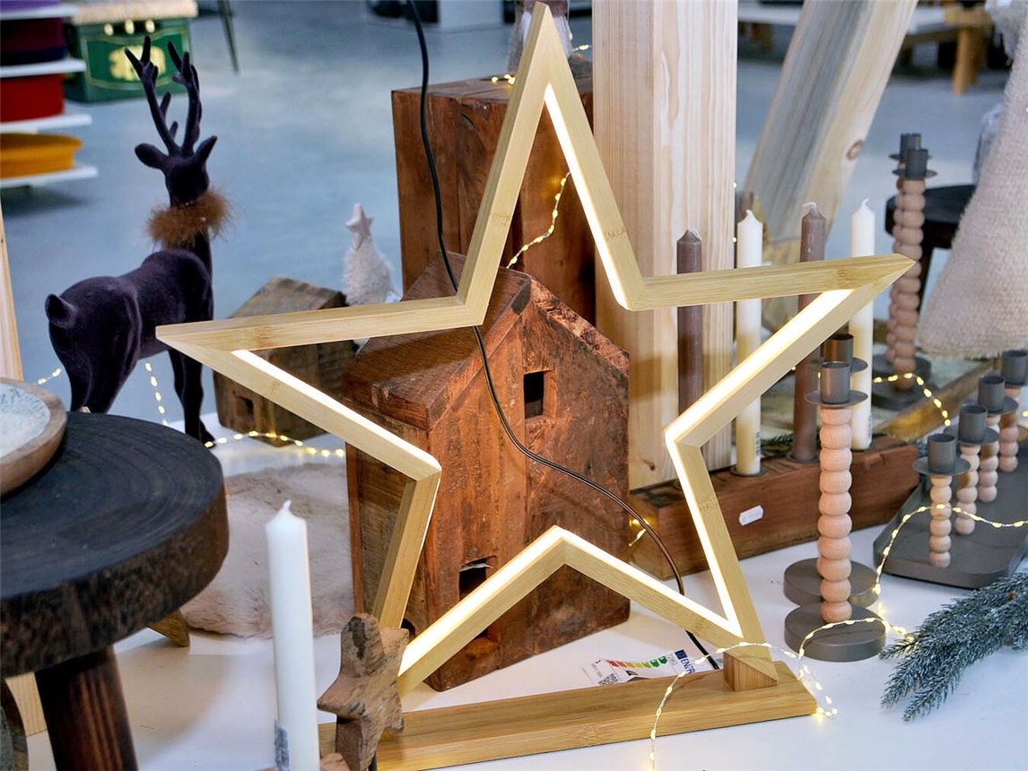 Modeschmuck, Deko, Holzarbeiten und weitere Artikel gibt es ebenso in Millingen wie vielfältige Programmpunkte. NN-Foto: RD (Archiv)