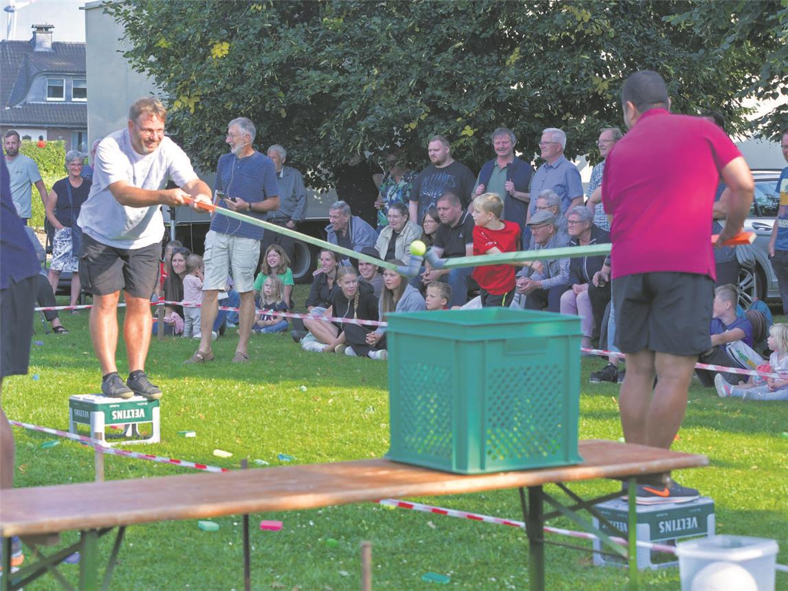 „Mögen die Spiele beginnen“ heißt es bald wieder auf der Kirmes in Wemb. NN-Foto: Archiv/Gerhad Seybert